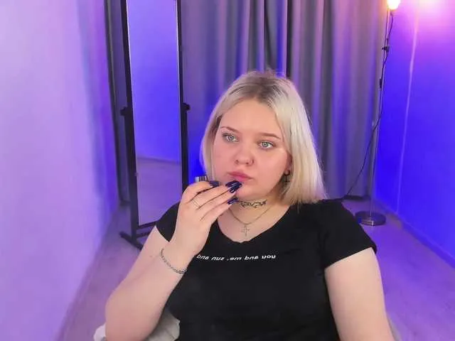 Live sex webcam photo for JaneClar #277659394