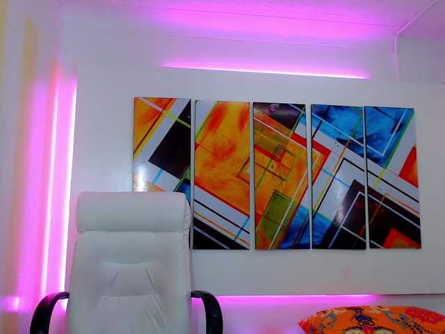 Live sex webcam photo for JaneKnox #271814706