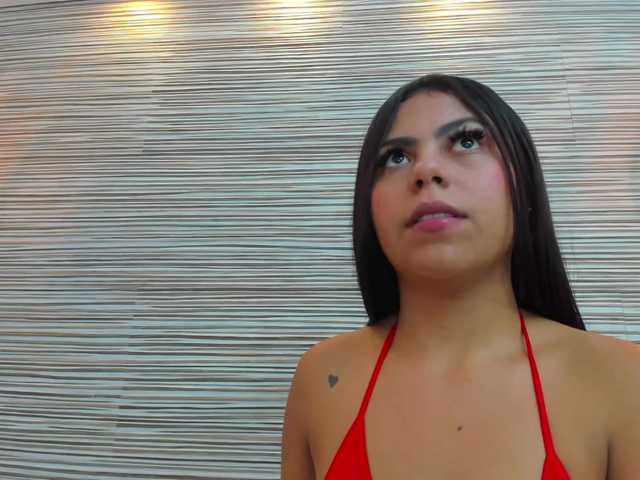 Live sex webcam photo for JaneMoore #271720797