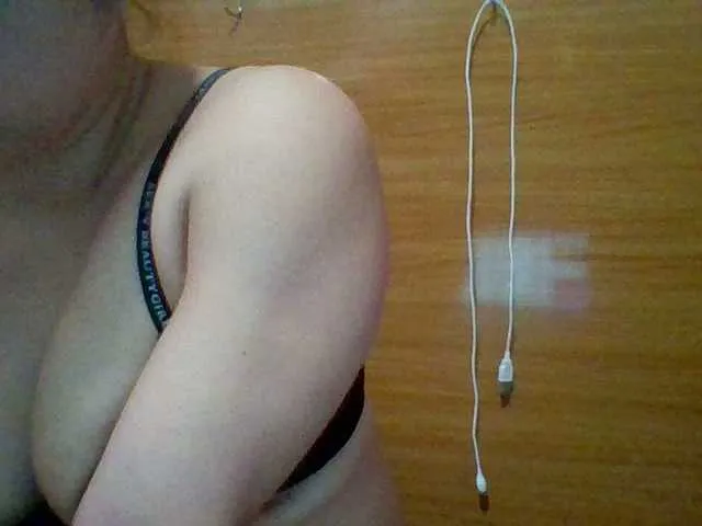 Live sex webcam photo for JangHi-22 #293376718