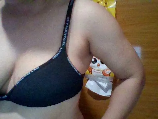 Live sex webcam photo for JangHi-22 #293399643