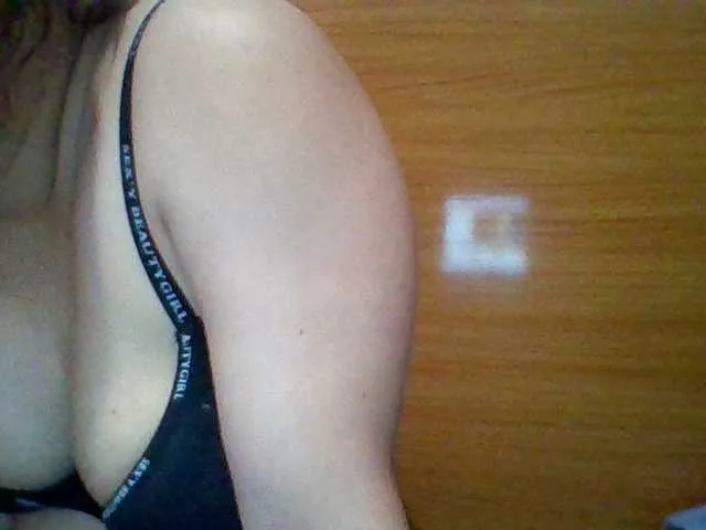 Live sex webcam photo for JangHi-22 #293493154
