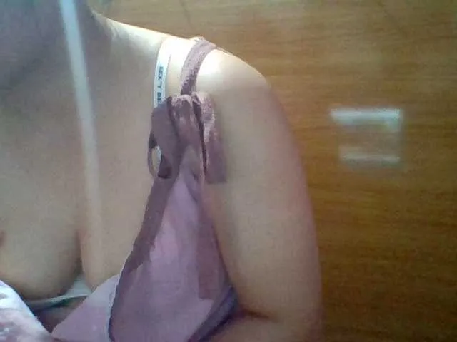 Live sex webcam photo for JangHi-22 #293584746