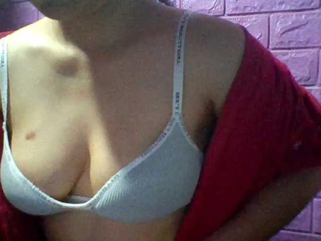 Live sex webcam photo for JangHi-22 #294133363
