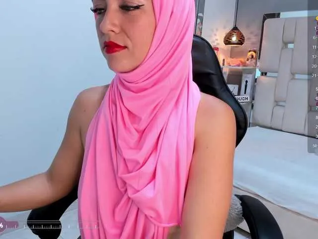 Live sex webcam photo for JannaLove- #277210190