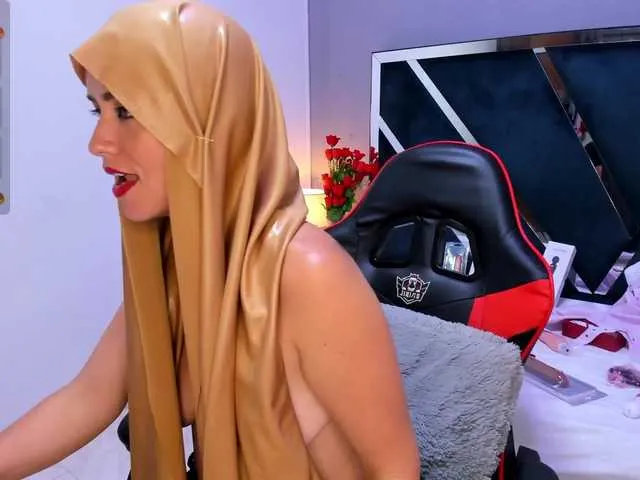 Live sex webcam photo for JannaLove- #277647791