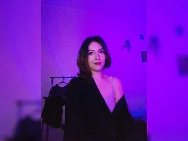 Live sex webcam photo for JanniiSay #278254948