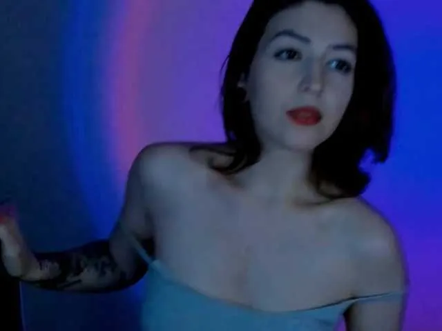 Live sex webcam photo for JanniiSay #287846057