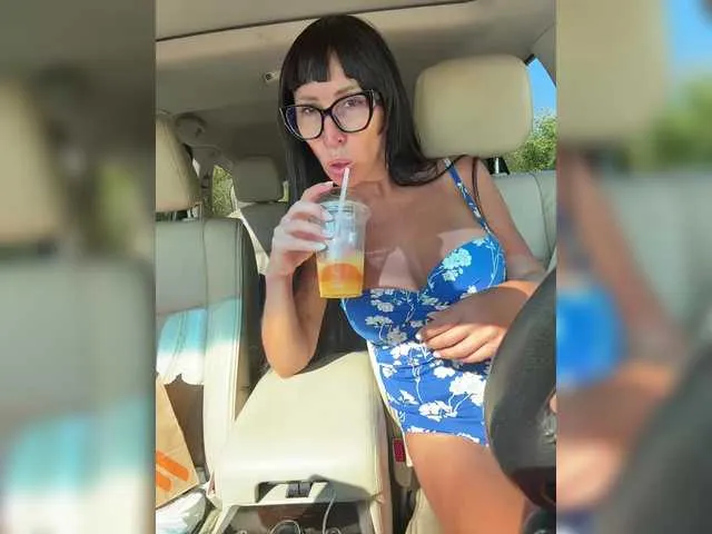 Live sex webcam photo for Janochka666 #291535535