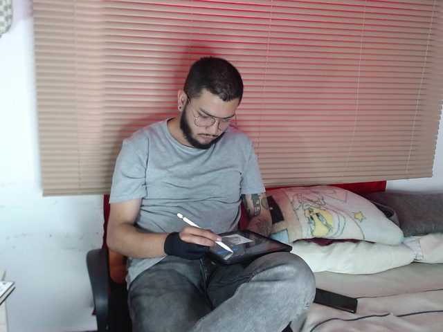 Live sex webcam photo for JansenDutton #278175317