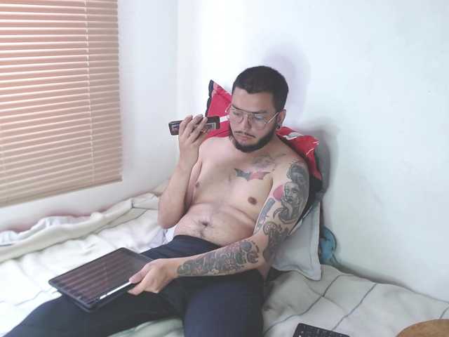 Live sex webcam photo for JansenDutton #278196719