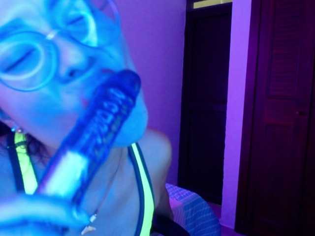 Live sex webcam photo for Japonesa01 #273583228