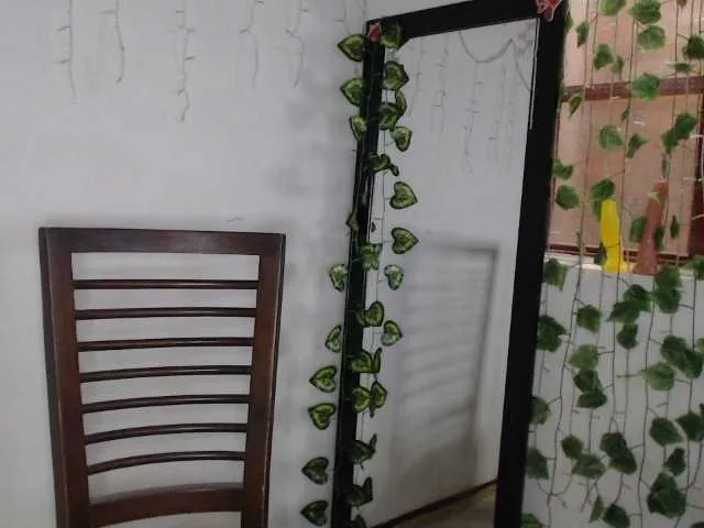 Live sex webcam photo for Japonesa01 #275070641