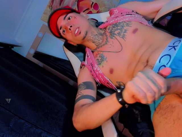 Live sex webcam photo for JaredKing1 #276793207