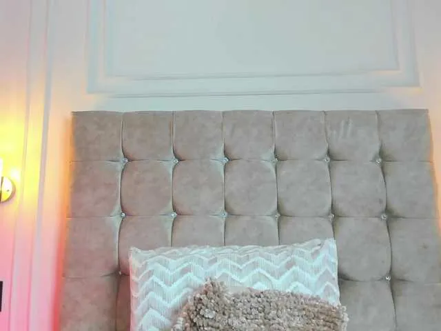 Live sex webcam photo for JasmineRoss #291808796