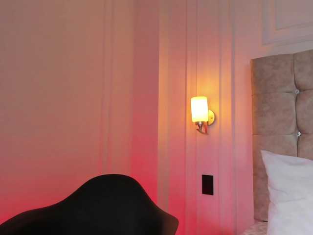 Live sex webcam photo for JasmineRoss #291944111