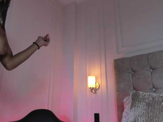 Live sex webcam photo for JasmineRoss #291984021