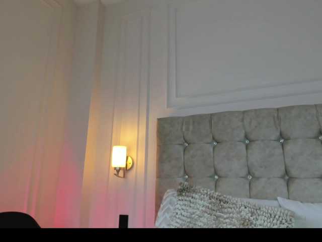 Live sex webcam photo for JasmineRoss #292004718