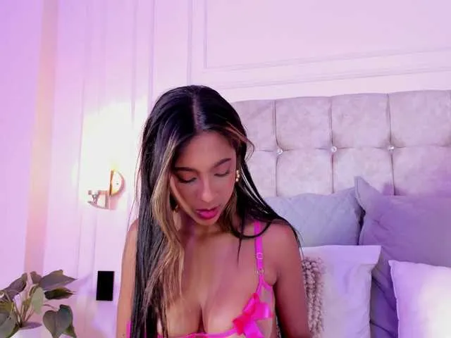 Live sex webcam photo for JasmineRoss #292265025