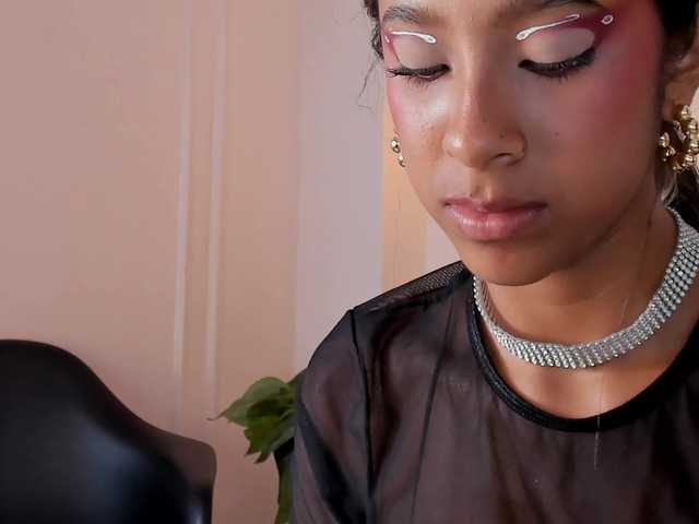 Live sex webcam photo for JasmineRoss #292311439