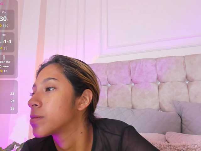 Live sex webcam photo for JasmineRoss #292391343