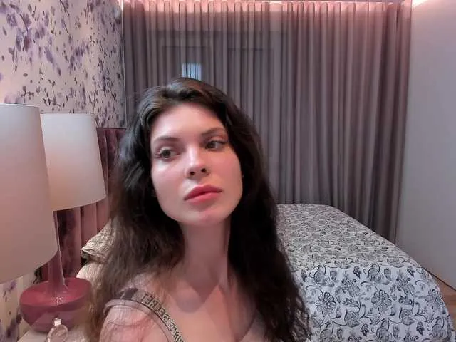 Live sex webcam photo for JasmineShy18 #278289672