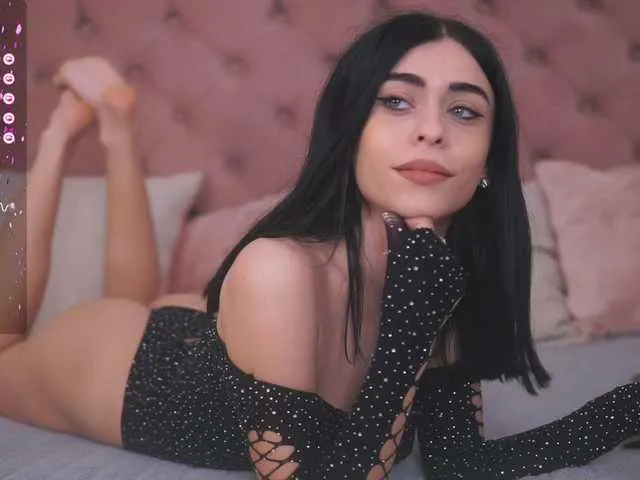 Live sex webcam photo for JassyeJoy #277649638