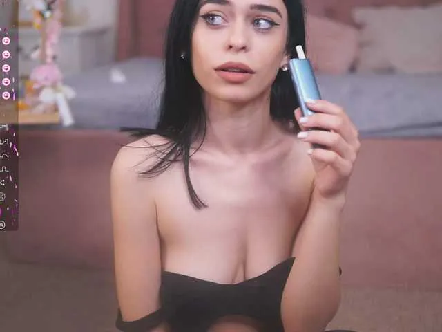 Live sex webcam photo for JassyeJoy #277675487