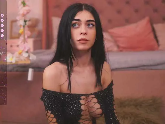 Live sex webcam photo for JassyeJoy #277899918
