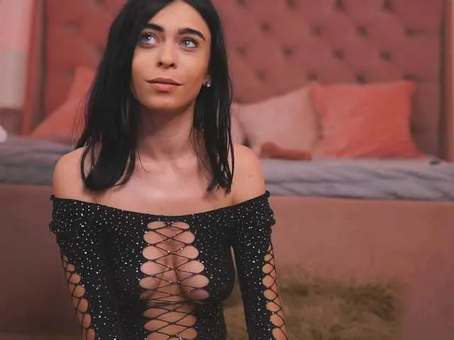 Live sex webcam photo for JassyeJoy #278213484