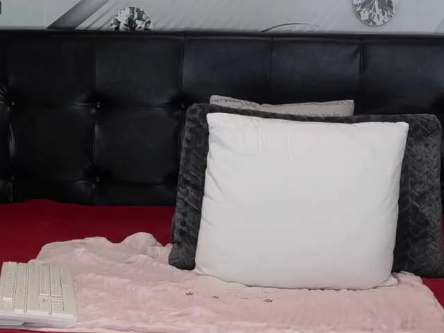 Live sex webcam photo for Jayllene #274341824
