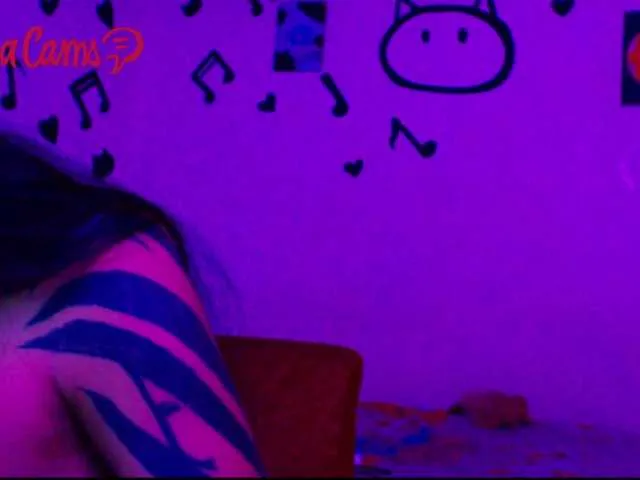 Live sex webcam photo for JazmiiWolf #276571347