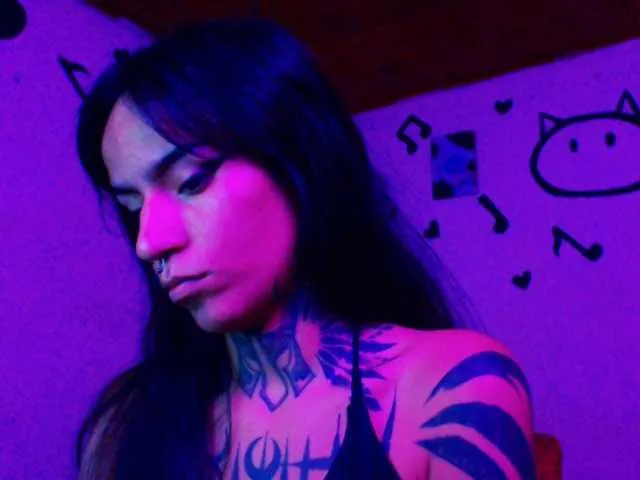 Live sex webcam photo for JazmiiWolf #276586082