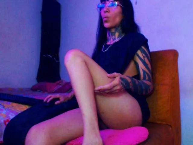 Live sex webcam photo for JazmiiWolf #276796372