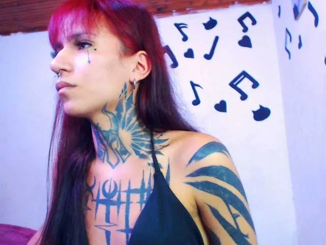 Live sex webcam photo for JazmiiWolf #277100224