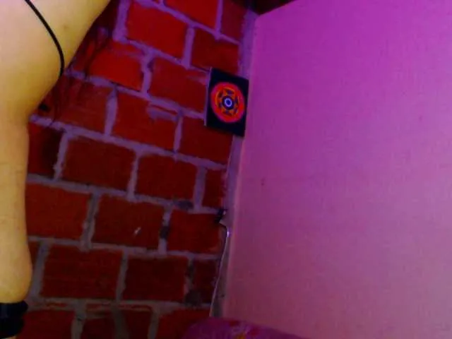 Live sex webcam photo for JazmiiWolf #277267955