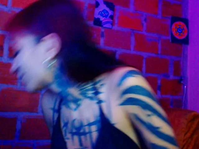 Live sex webcam photo for JazmiiWolf #277308788