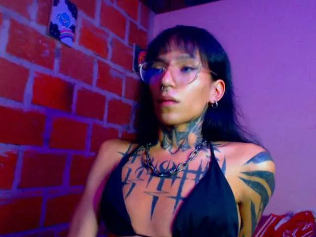 Live sex webcam photo for JazmiiWolf #277681744