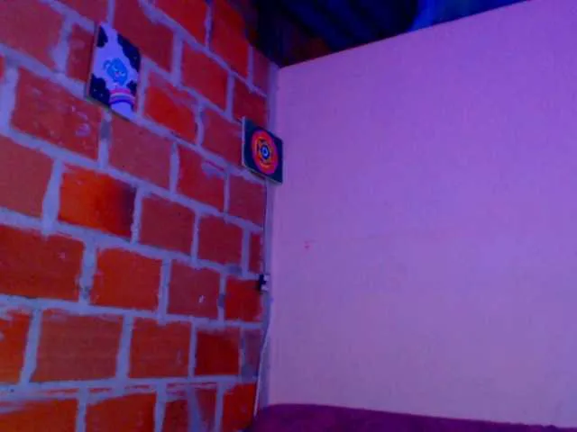 Live sex webcam photo for JazmiiWolf #277699850