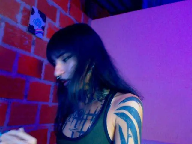 Live sex webcam photo for JazmiiWolf #277803199