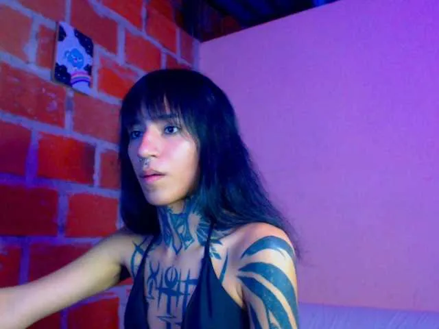 Live sex webcam photo for JazmiiWolf #277814595