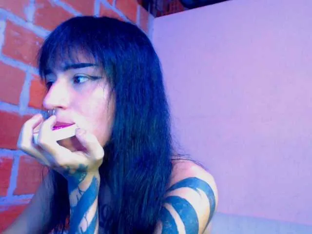 Live sex webcam photo for JazmiiWolf #277909380