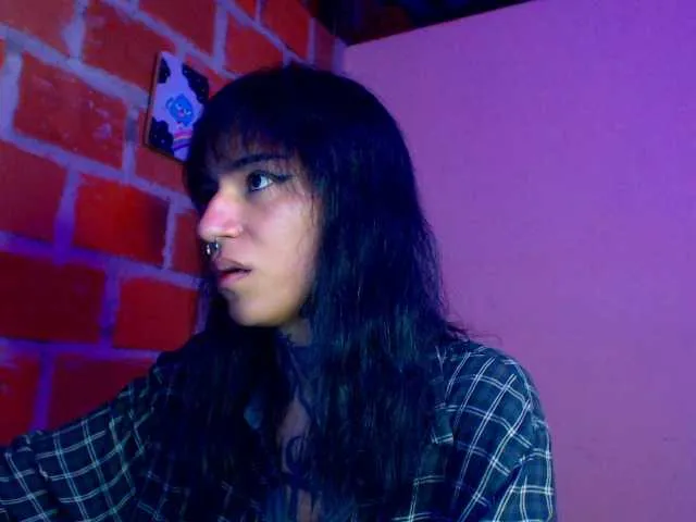 Live sex webcam photo for JazmiiWolf #278014370