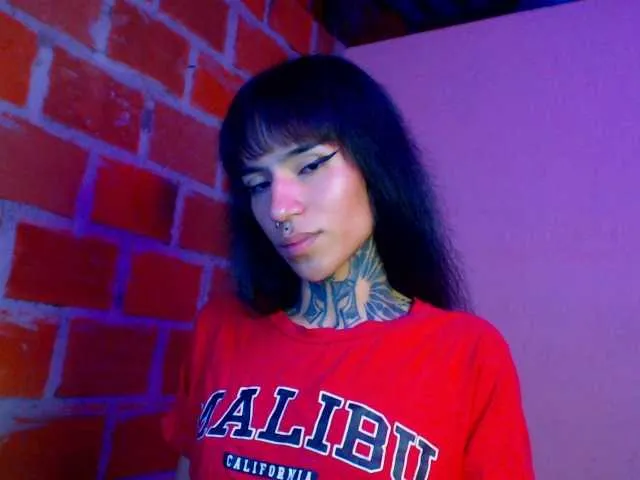 Live sex webcam photo for JazmiiWolf #278041676