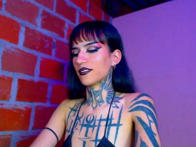 Live sex webcam photo for JazmiiWolf #278079627