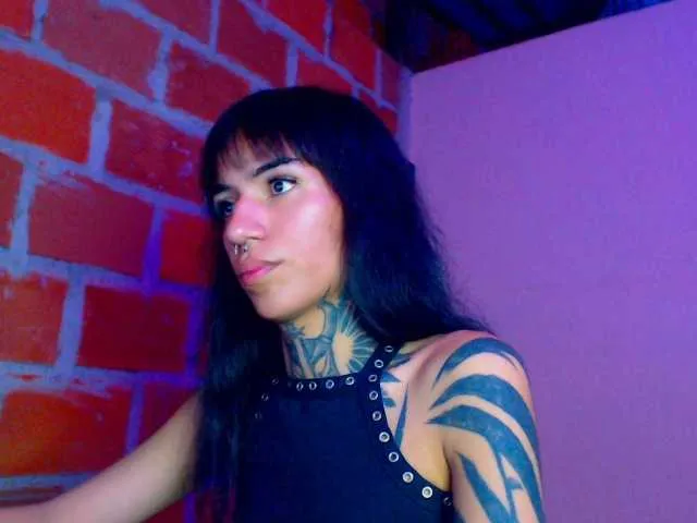 Live sex webcam photo for JazmiiWolf #278111113