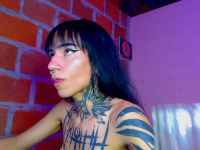 Live sex webcam photo for JazmiiWolf #278303582