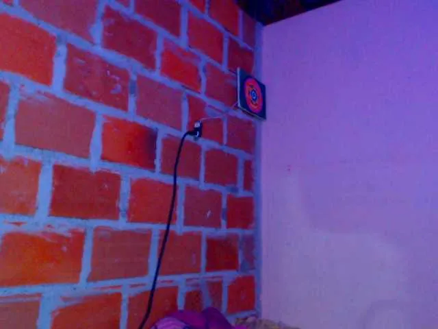 Live sex webcam photo for JazmiiWolf #289647233