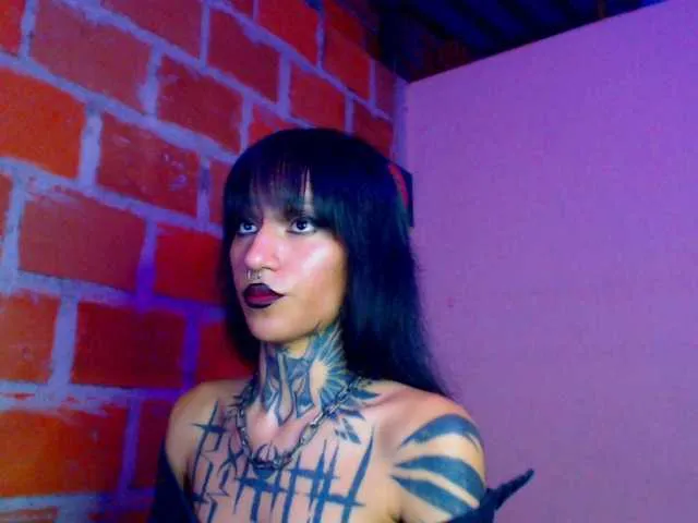 Live sex webcam photo for JazmiiWolf #289793382