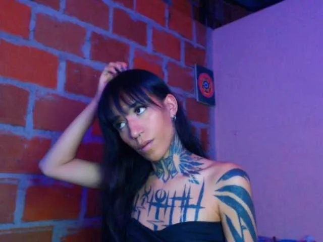 Live sex webcam photo for JazmiiWolf #290283268